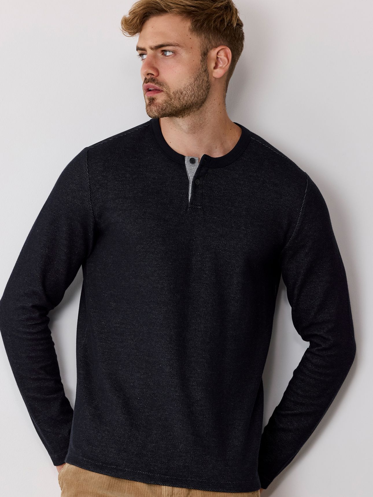 טי שירט הנלי ארוכה