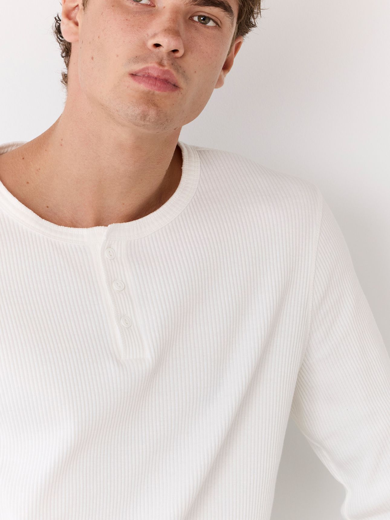 טי שירט הנלי ארוכה