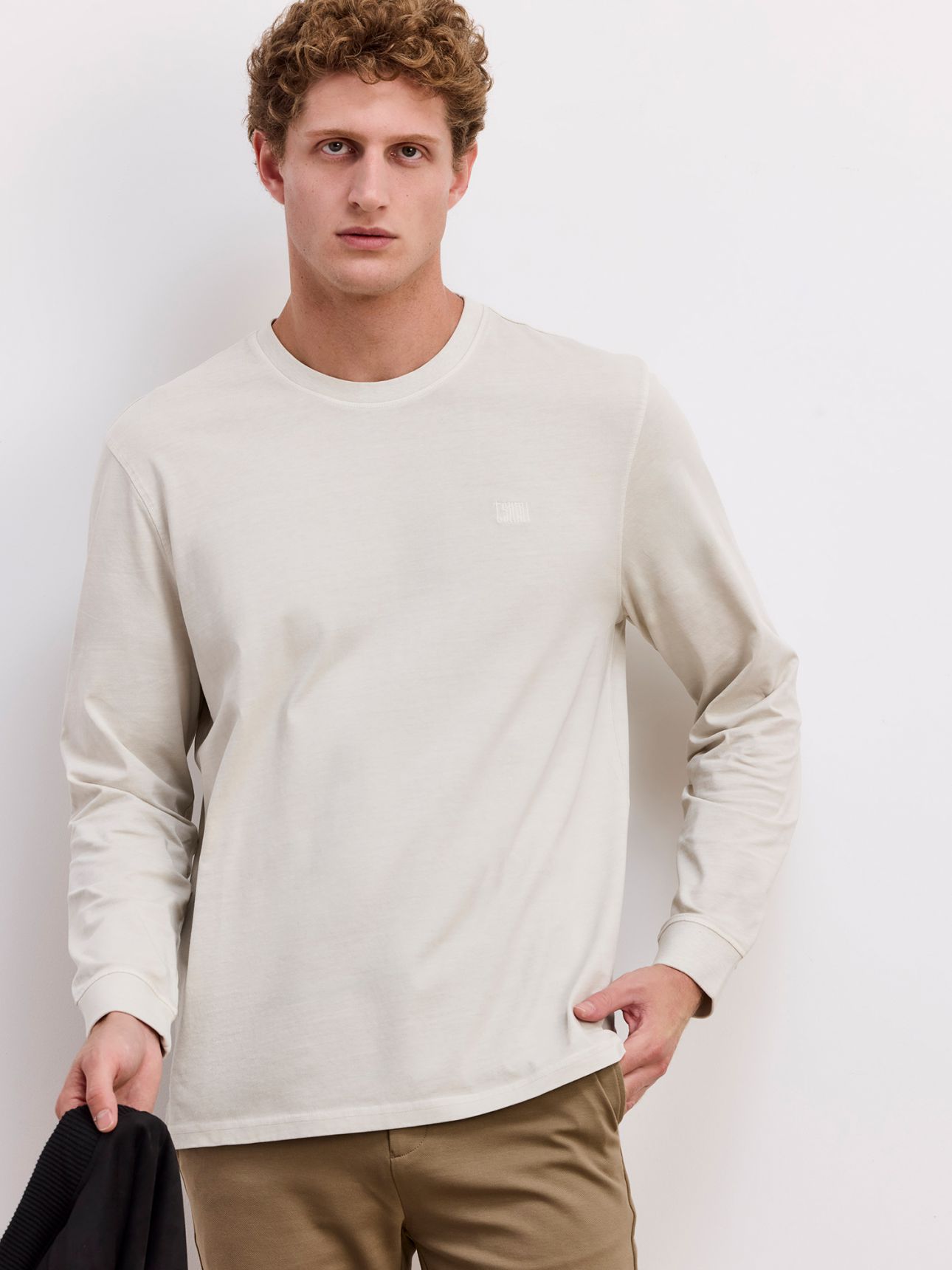 טי שירט ארוכה ניקי רקמה