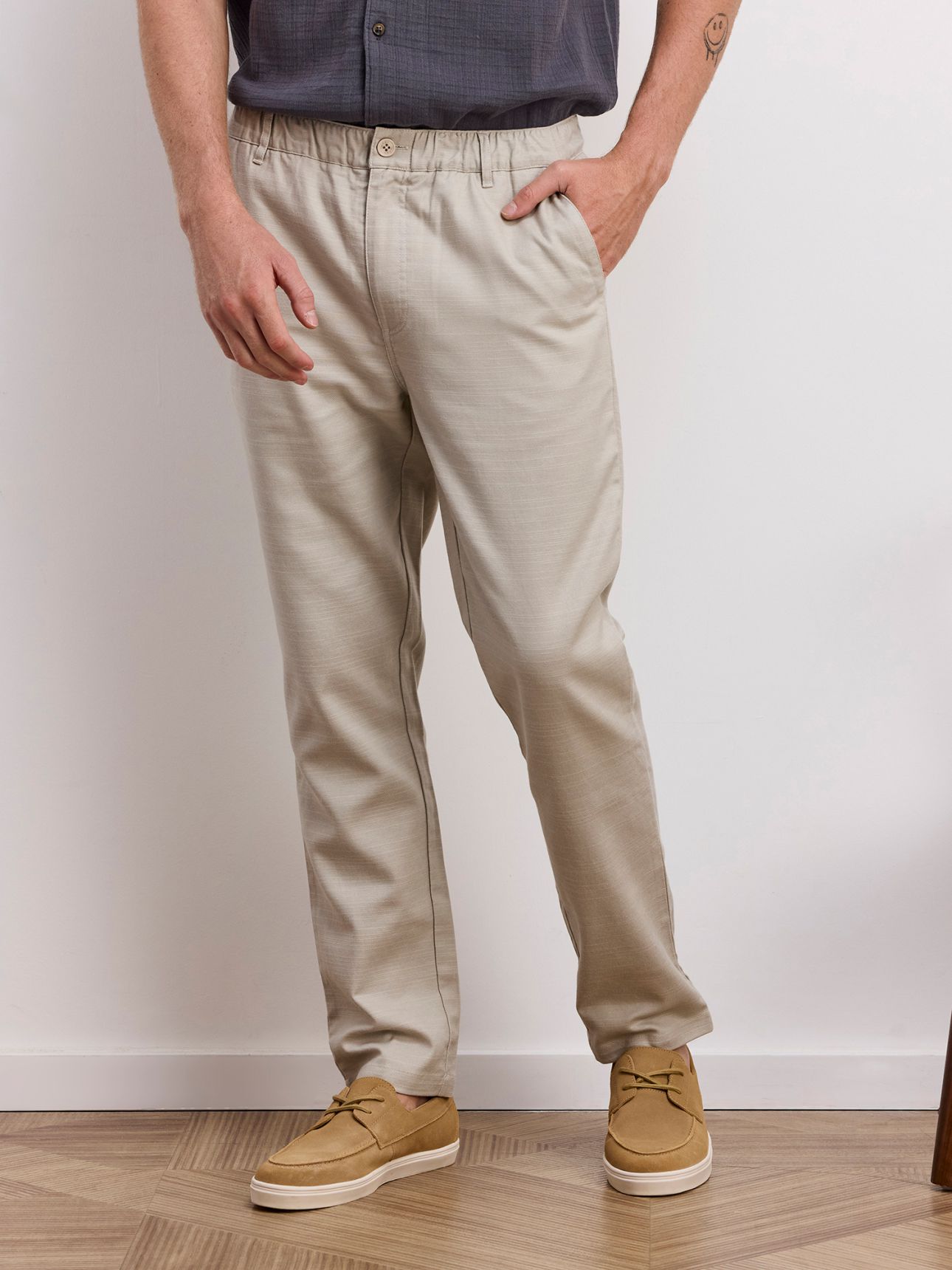 מכנסי צ’ינו בשילוב גומי