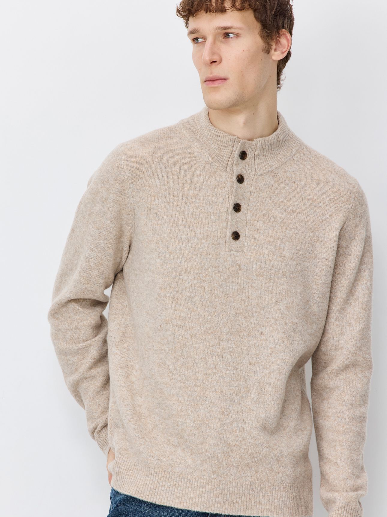 סריג בשילוב כפתורים