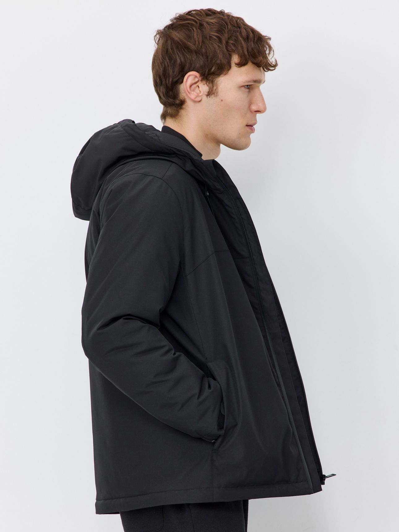 ג’קט ניילון ספורטיבי