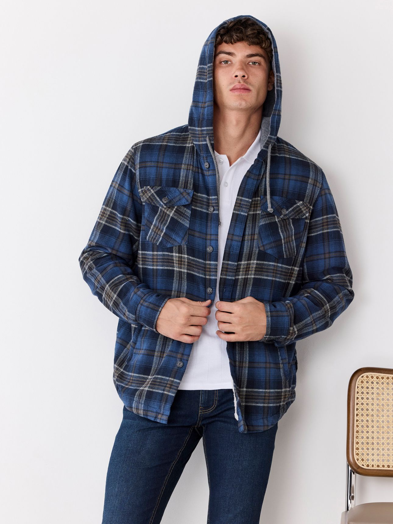 ג’קט משבצות עם כובע קפוצ’ון