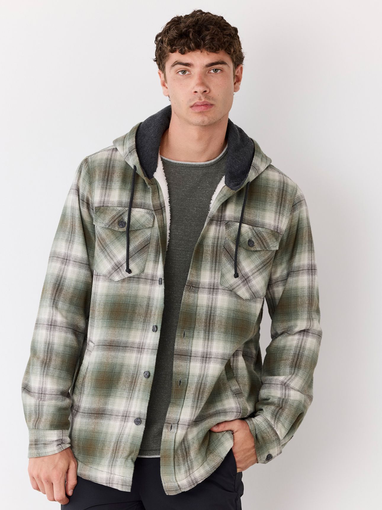 ג’קט משבצות עם כובע קפוצ’ון