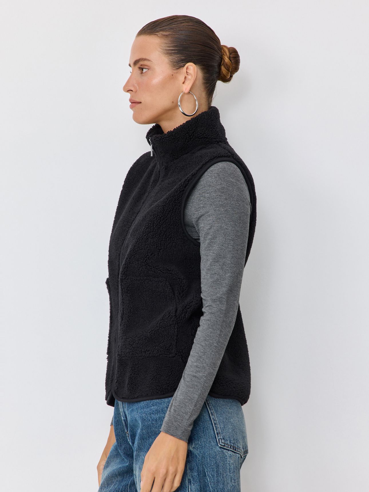 וסט פרווה עם רוכסן