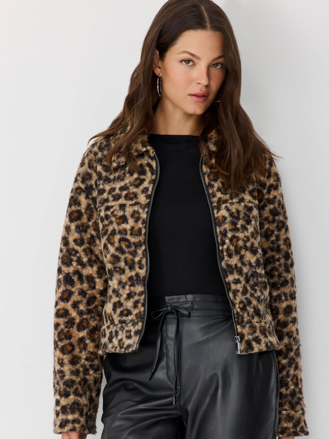 ג’קט מנומר