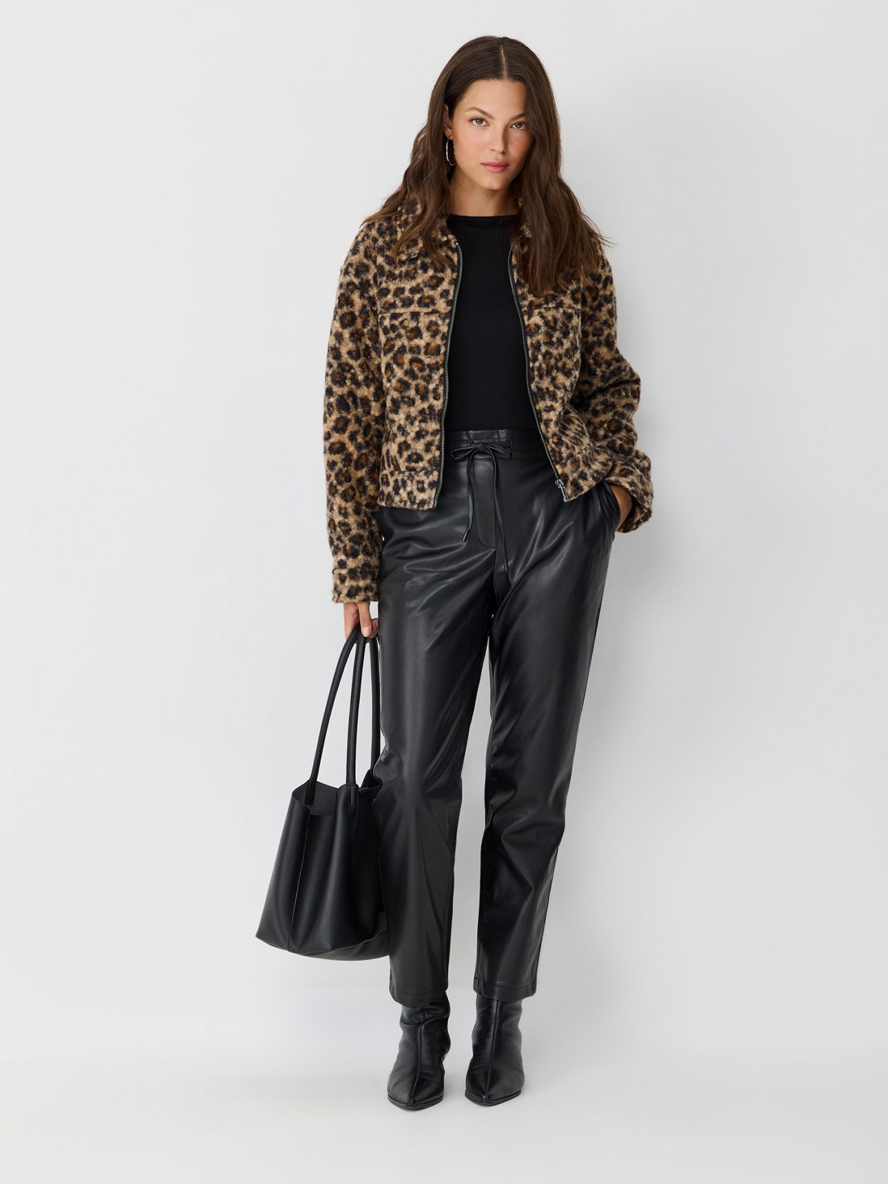 ג’קט מנומר