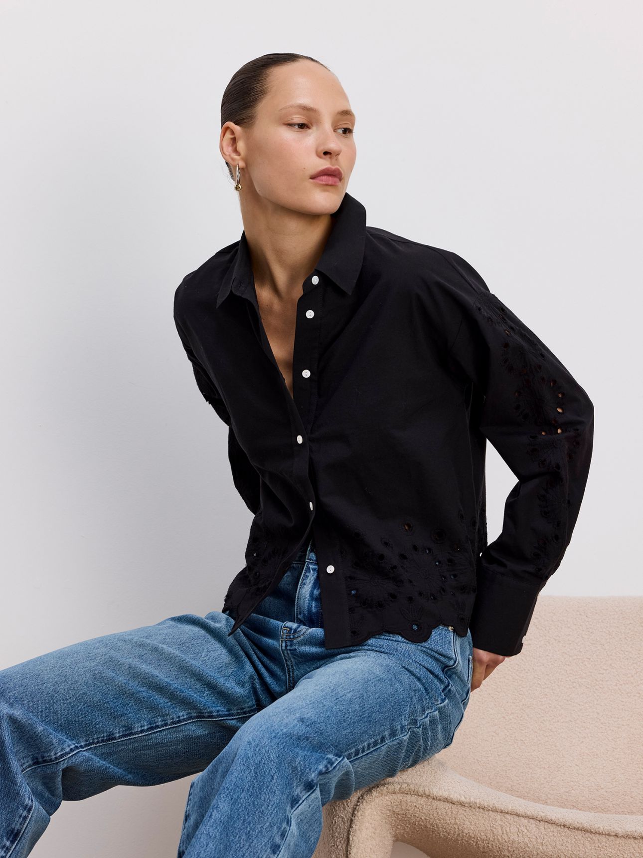 חולצה מכופתרת רקומה