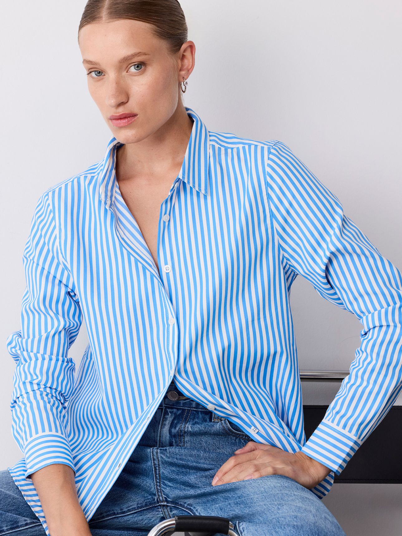 חולצת פסים מכופתרת