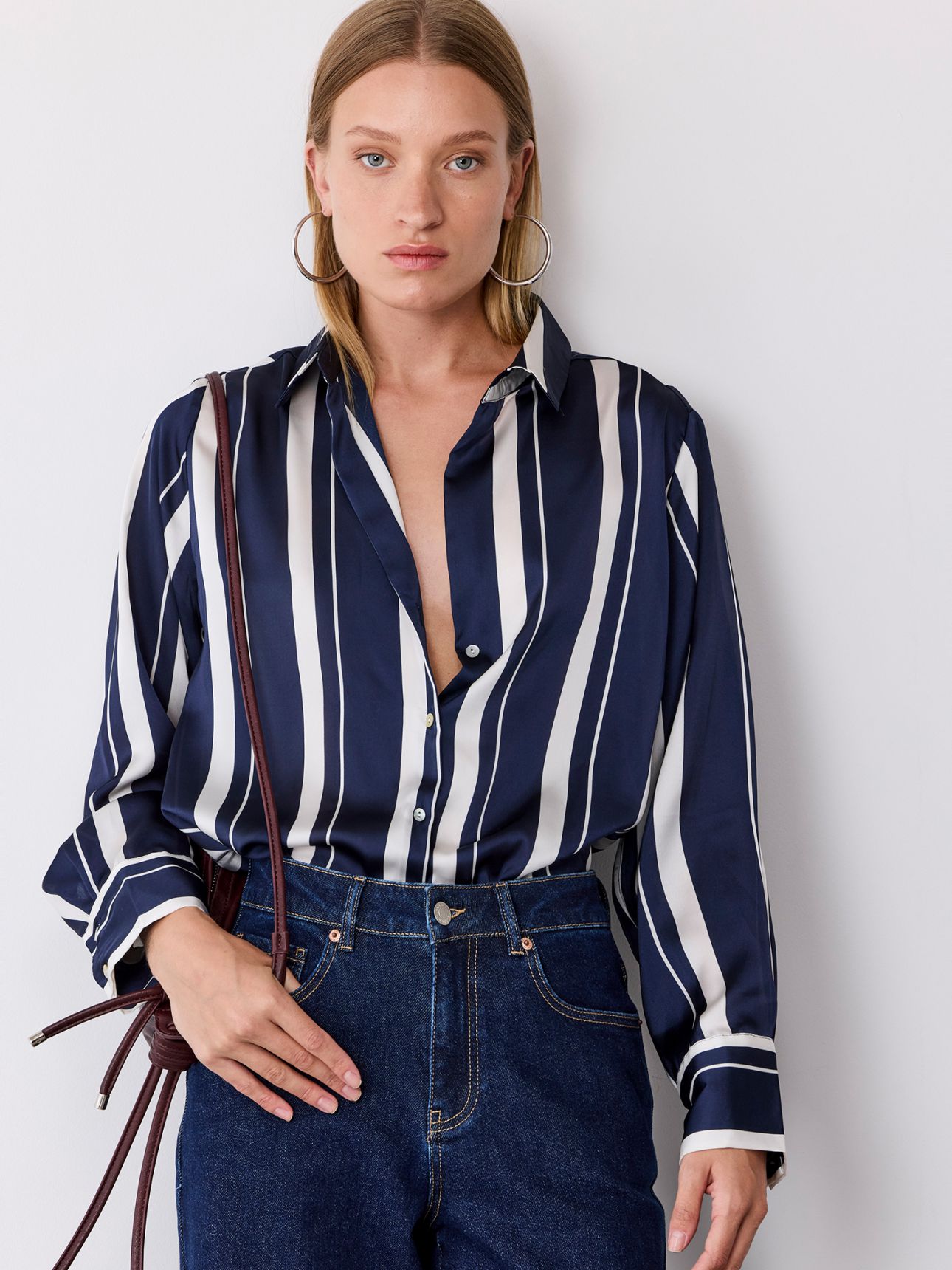 חולצת סאטן פסים