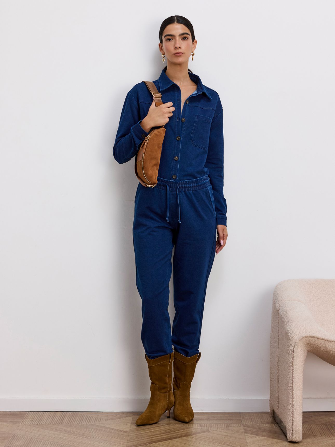 אוברשירט במראה ג’ינס