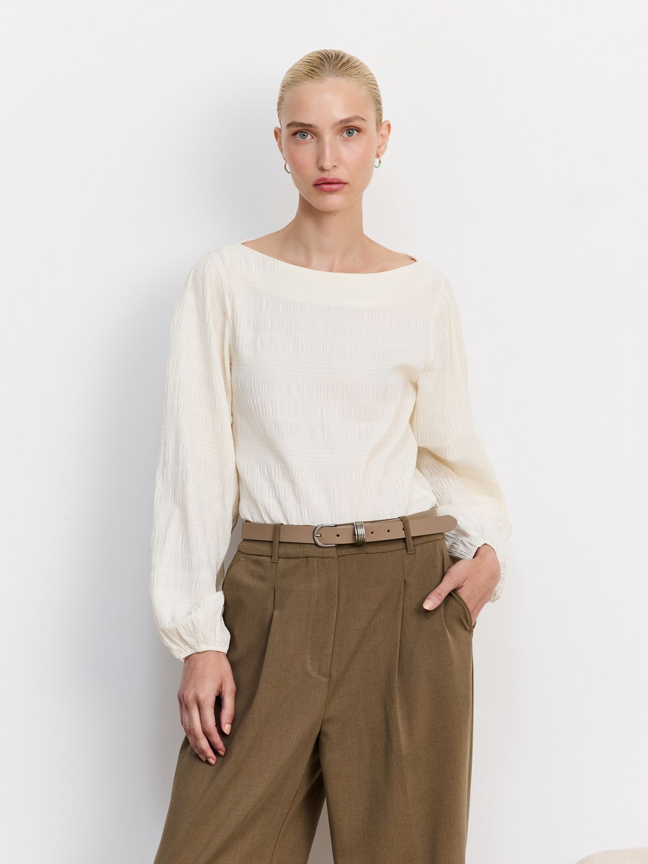 חולצת כיווצים מחשוף סירה