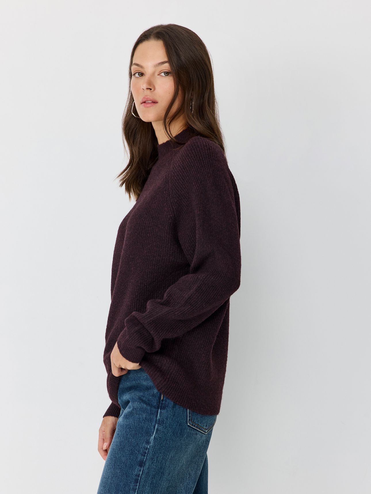 סוודר צווארון גבוה מסיב ממוחזר