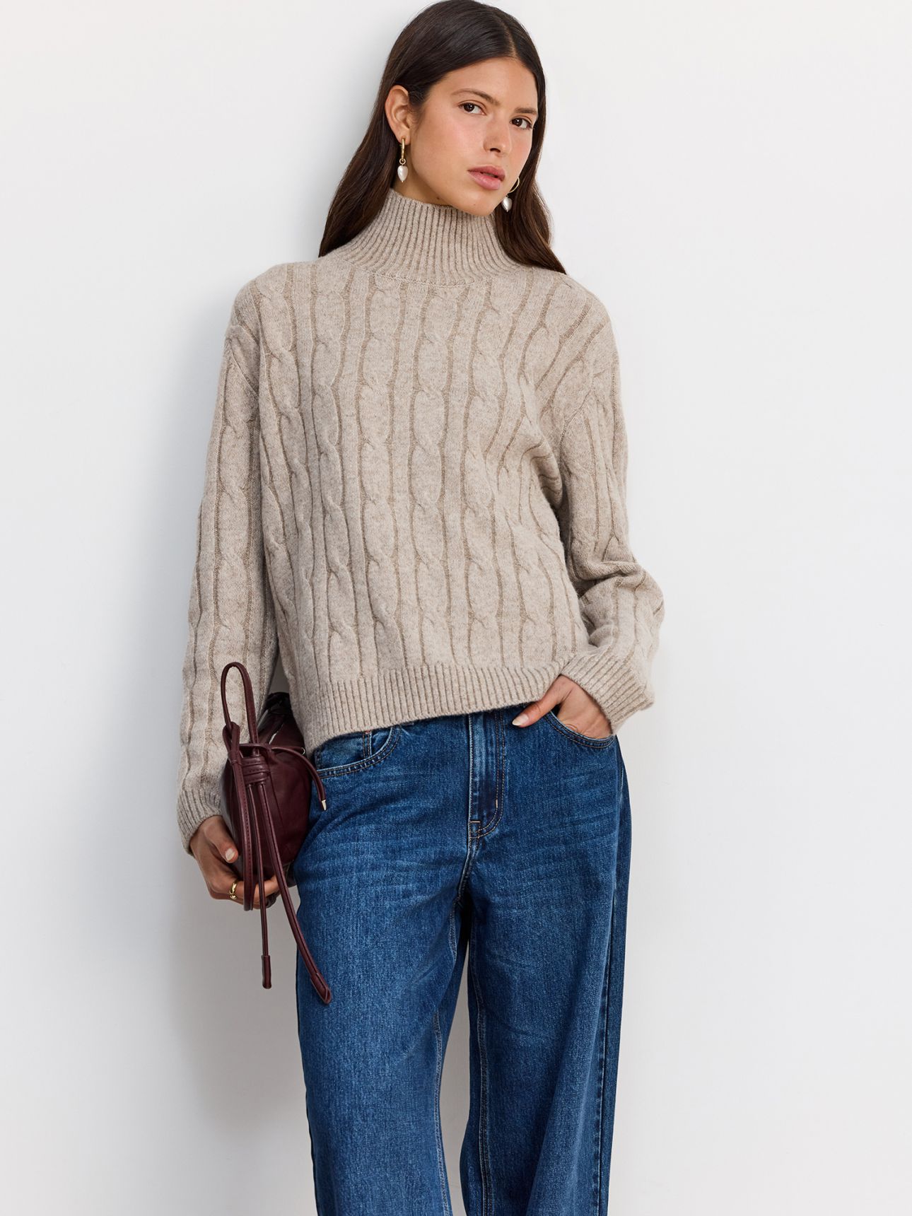 סוודר גולף צמות אקו