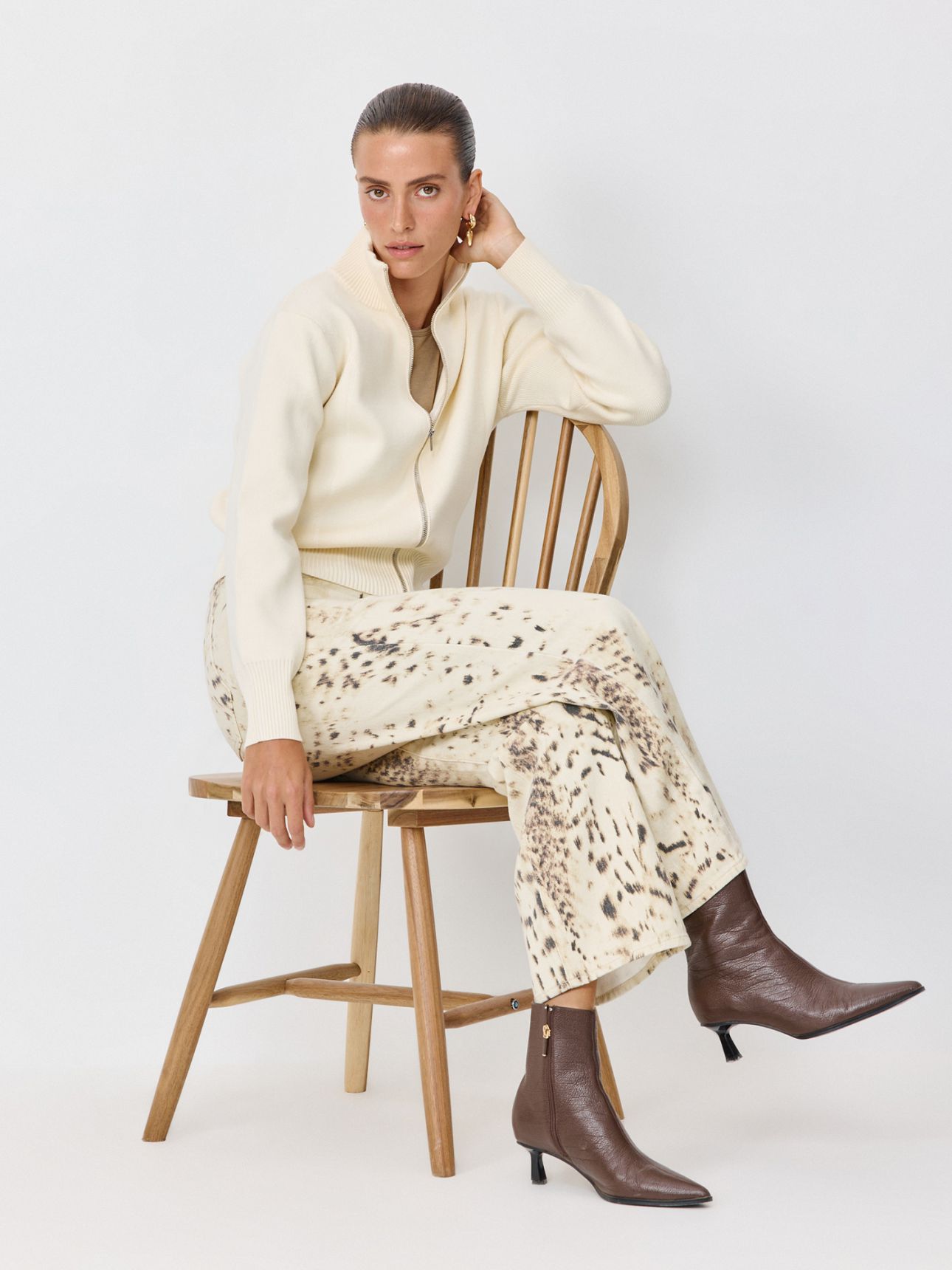 קרדיגן סרוג עם רוכסן