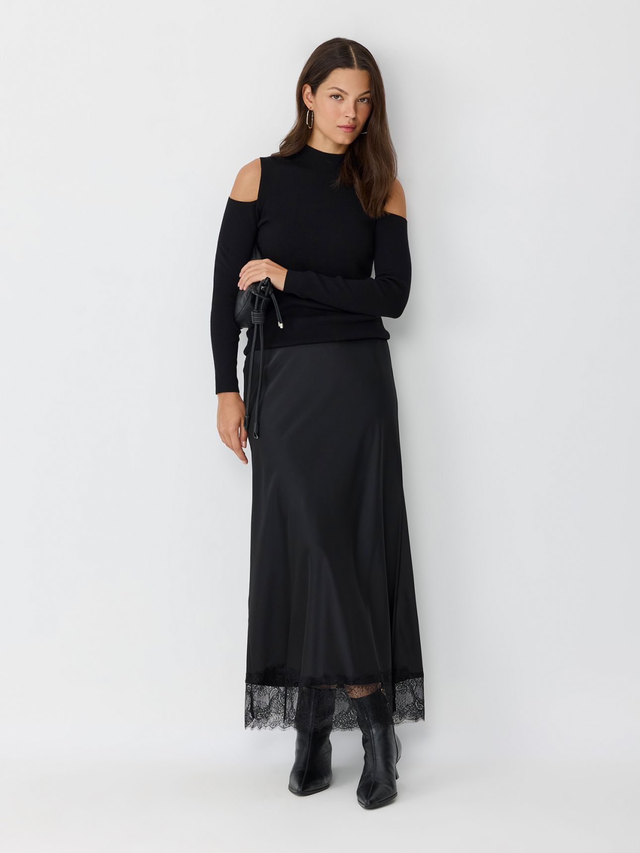 סריג עם כתפיים חשופות