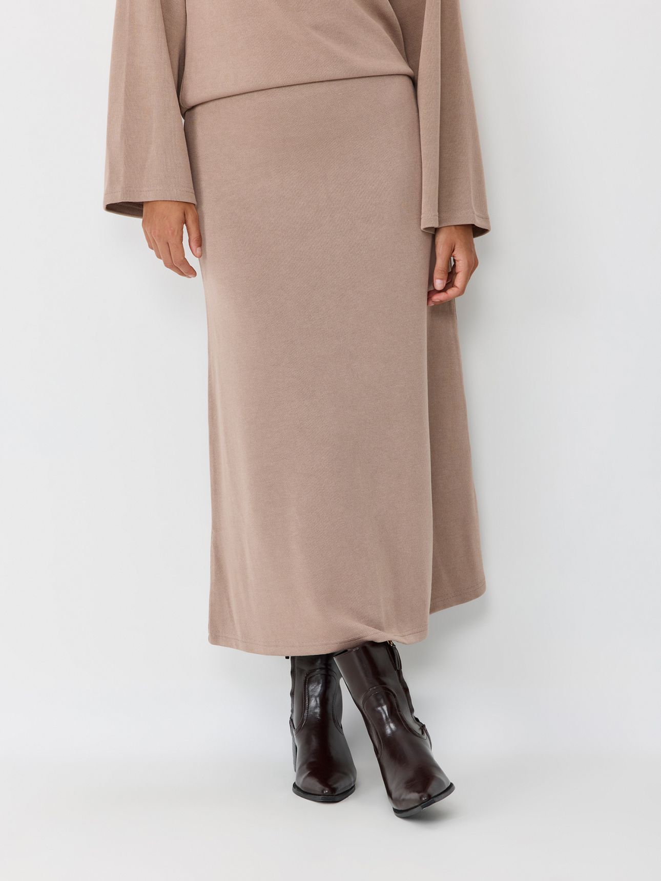 חצאית מקסי סרוגה