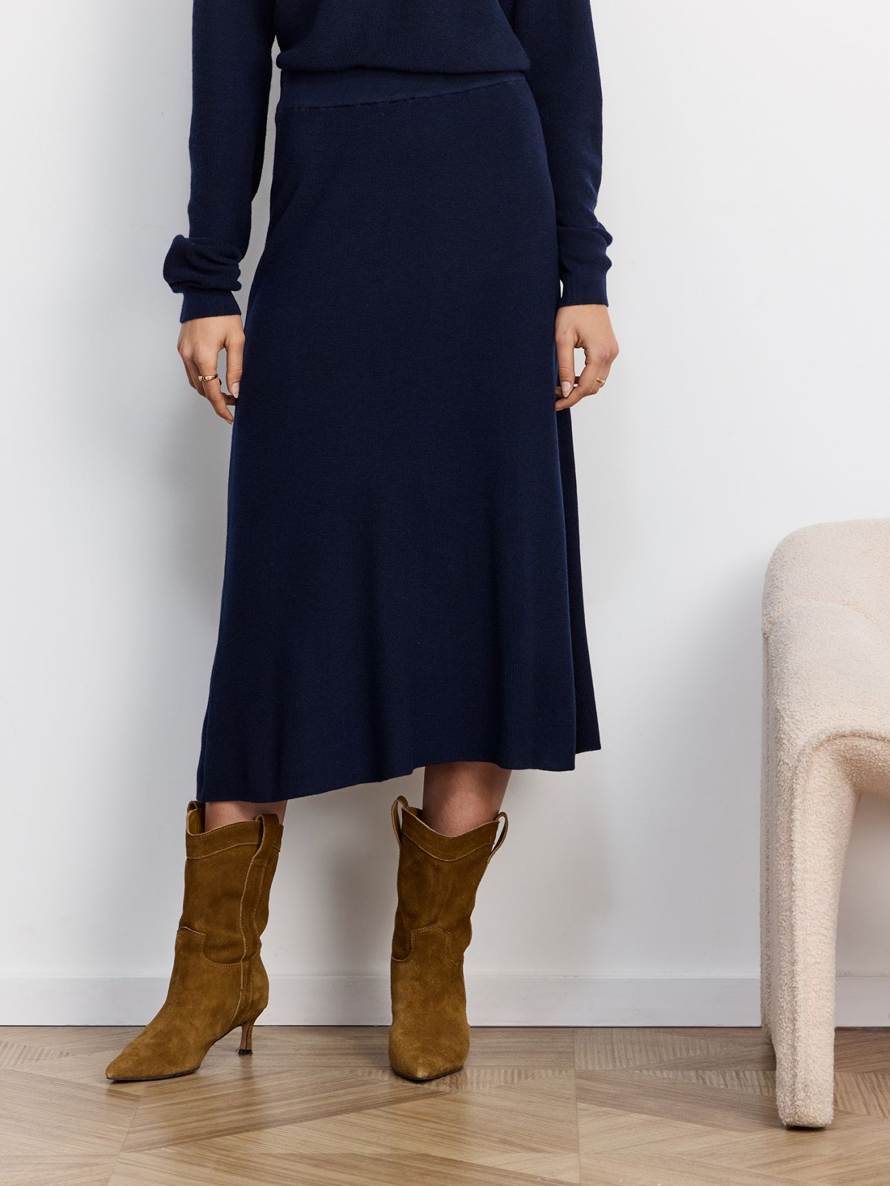 חצאית מידי סרוגה