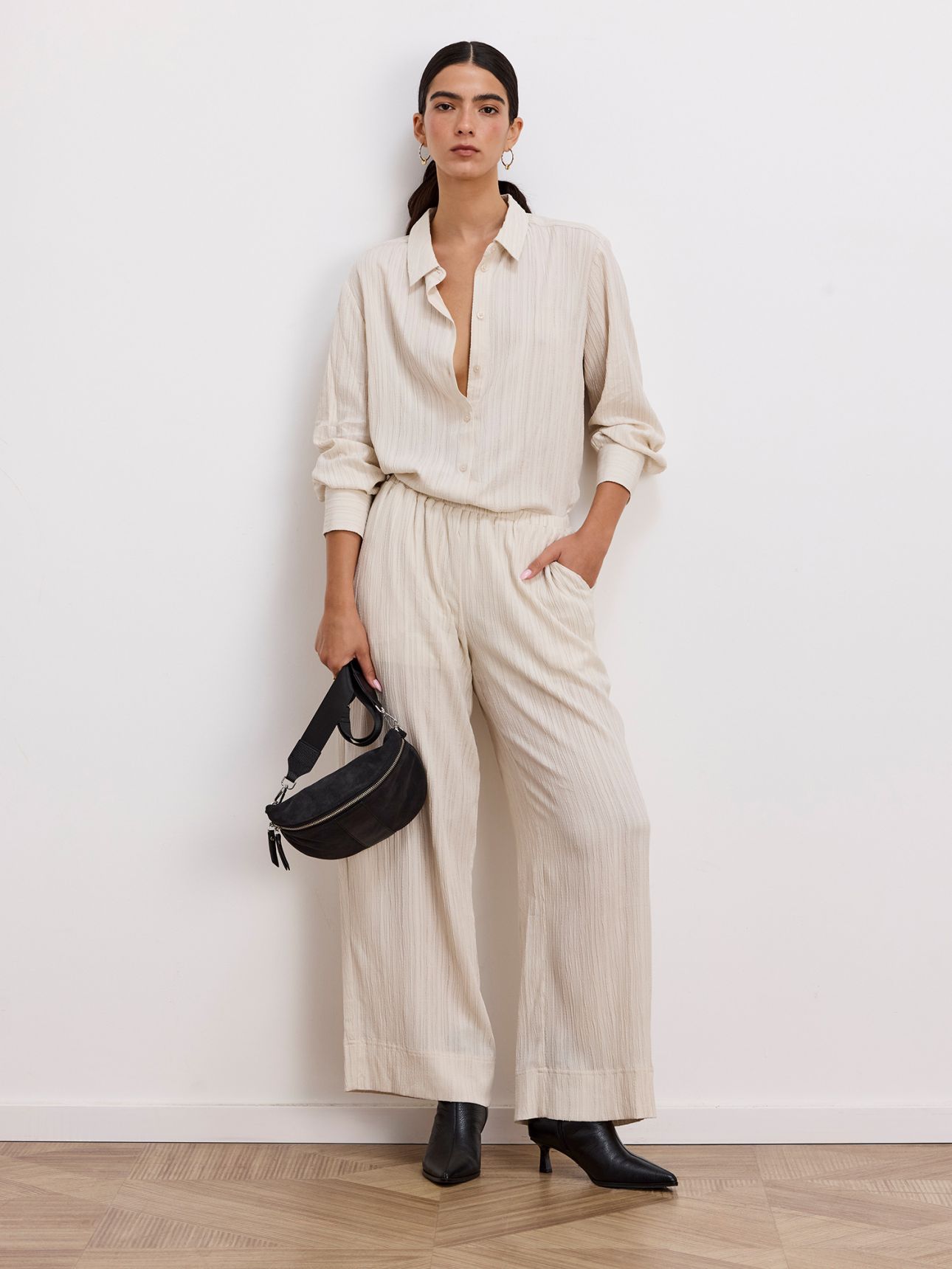 מכנסים רחבים טקסטורה