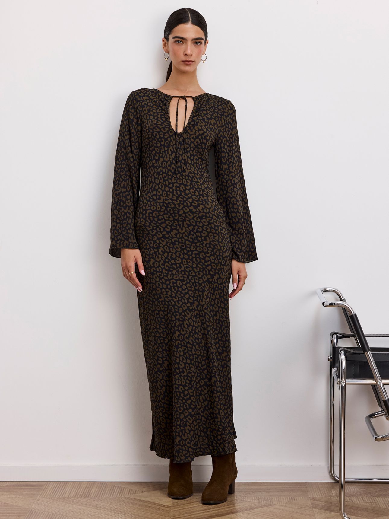 שמלת מקסי מנומרת