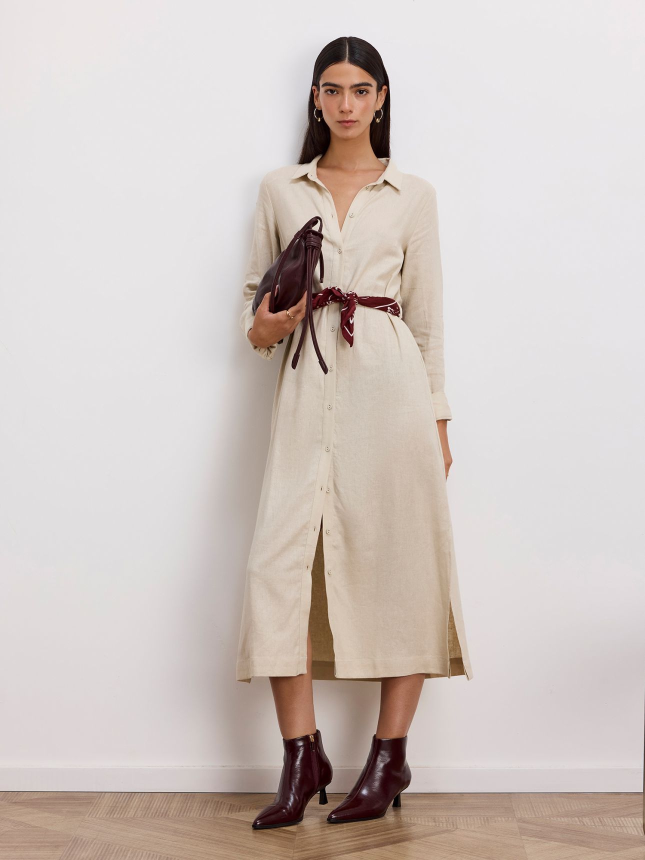 שמלה מכופתרת בשילוב פשתן