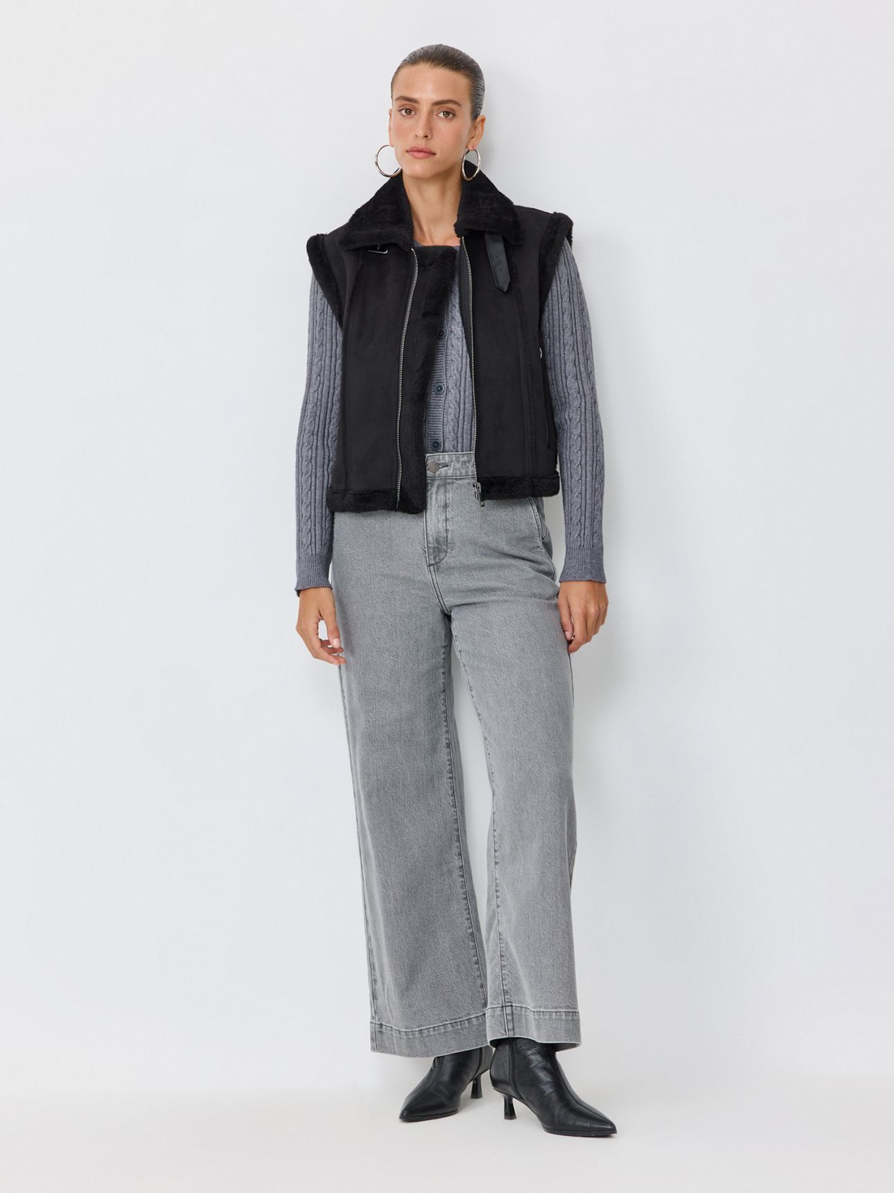 וסט דמוי זמש ופרווה