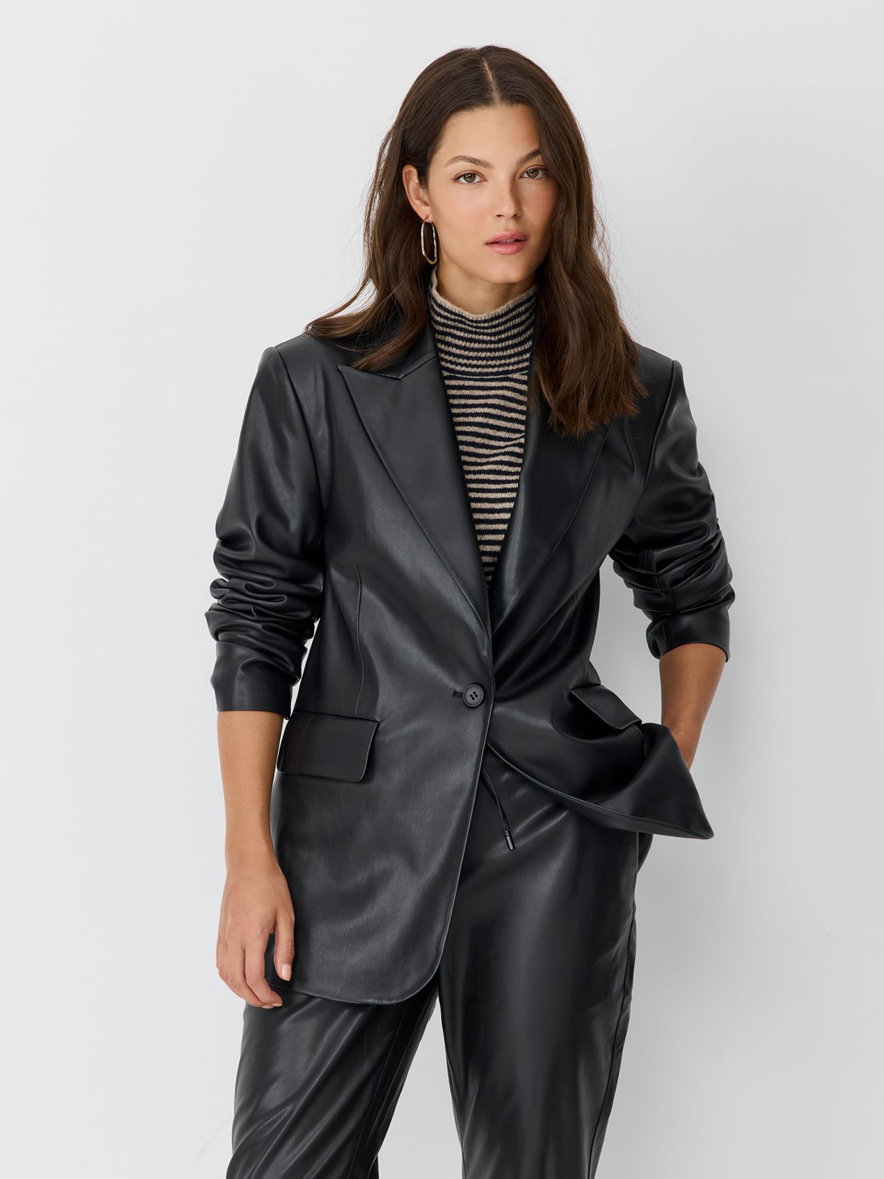 בלייזר דמוי עור