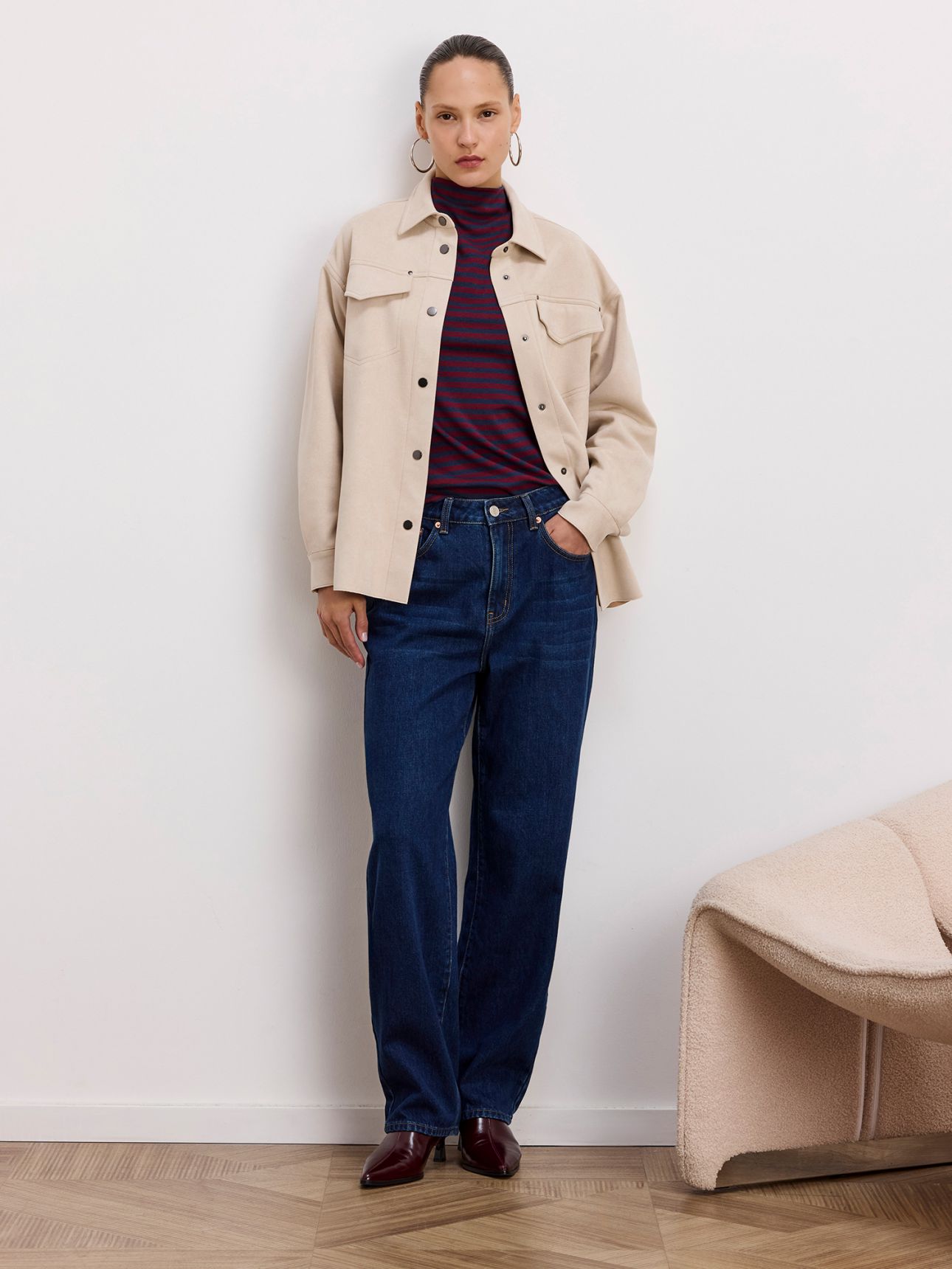 אוברשירט במראה זמש