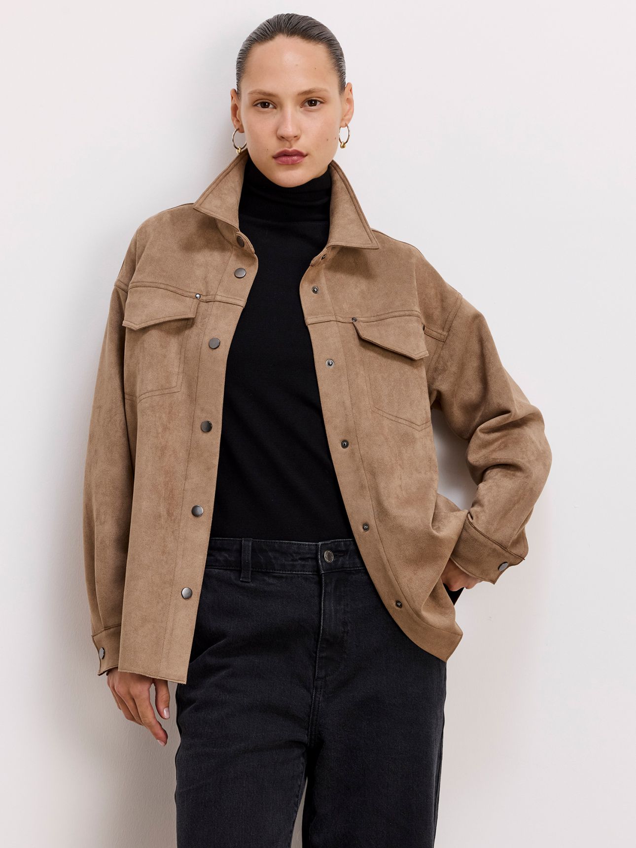 אוברשירט במראה זמש