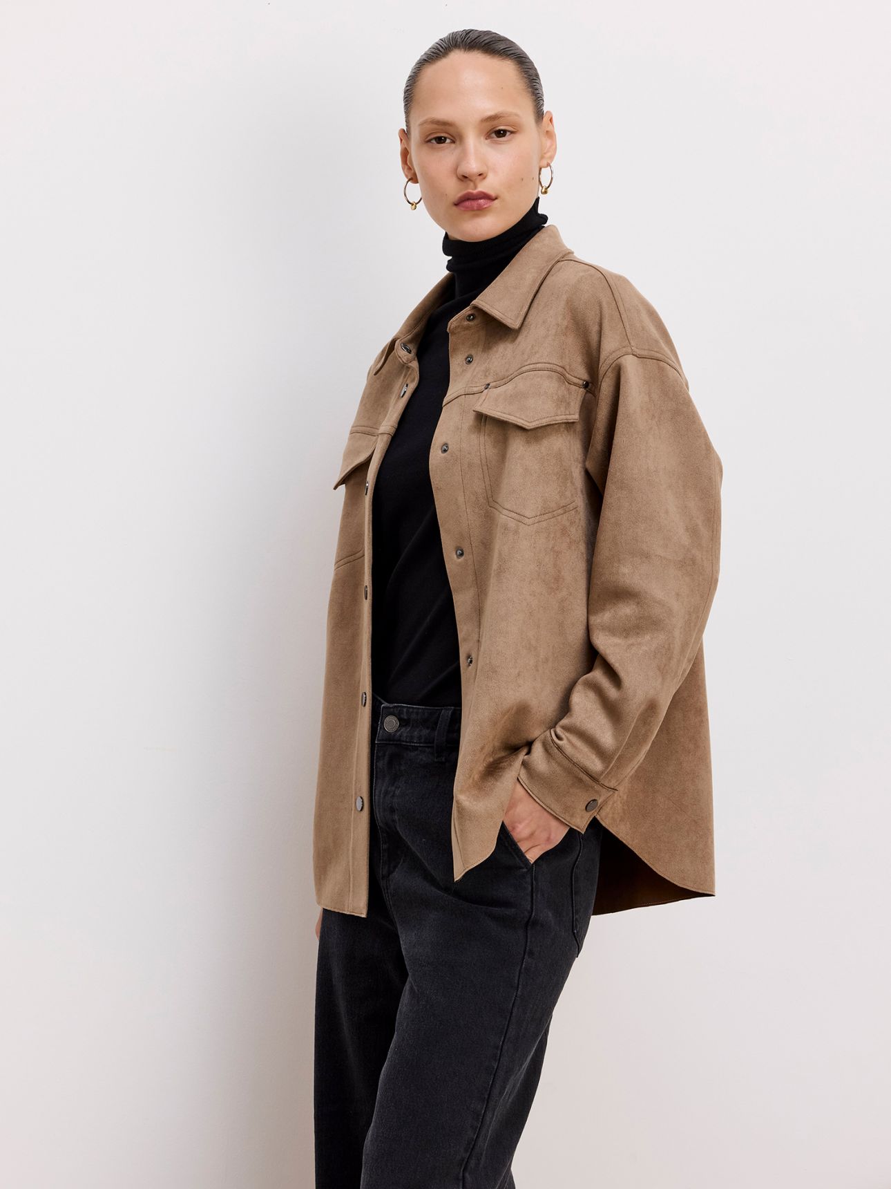 אוברשירט במראה זמש