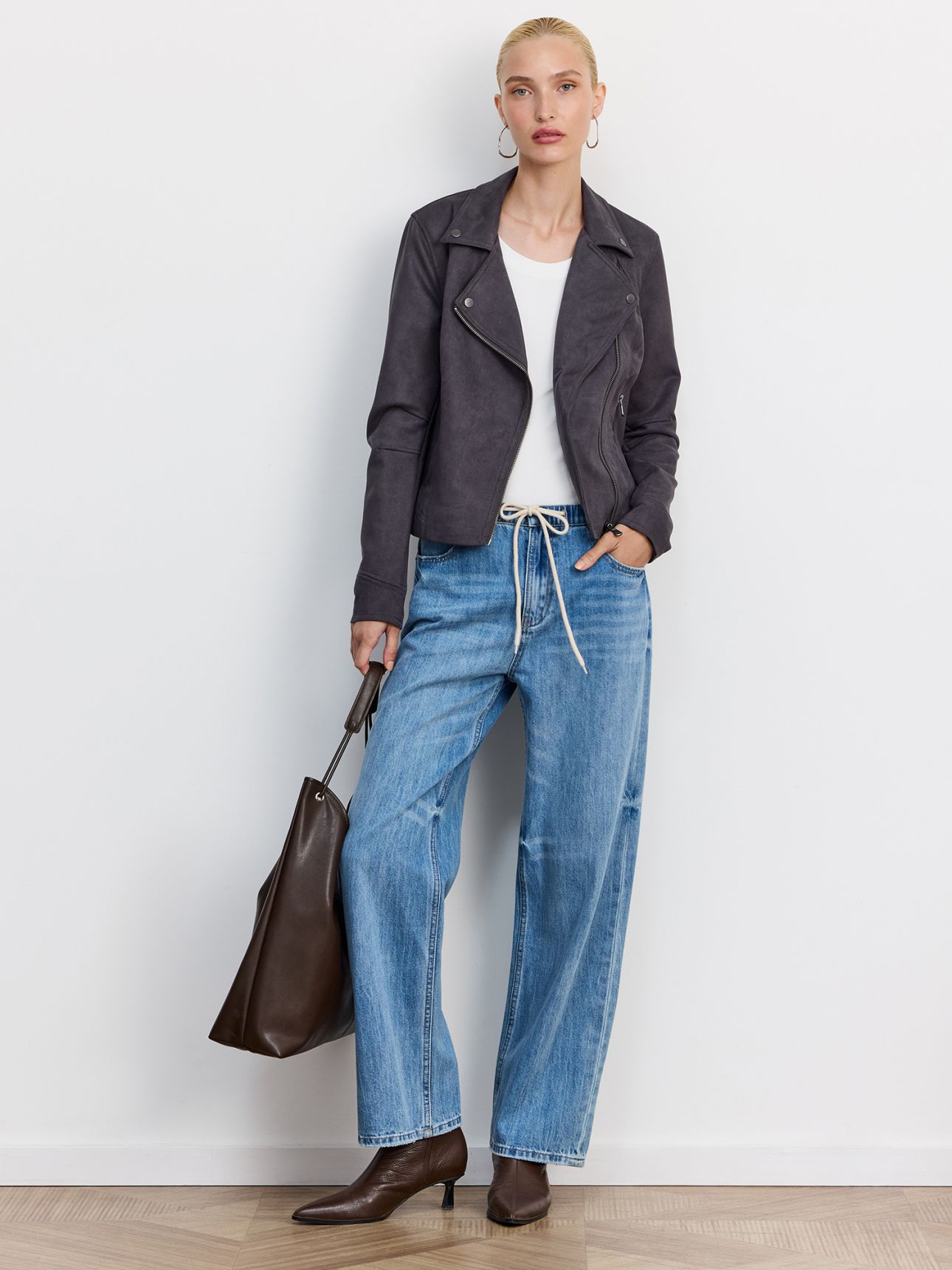 ג’קט אופנעונים במראה זמש