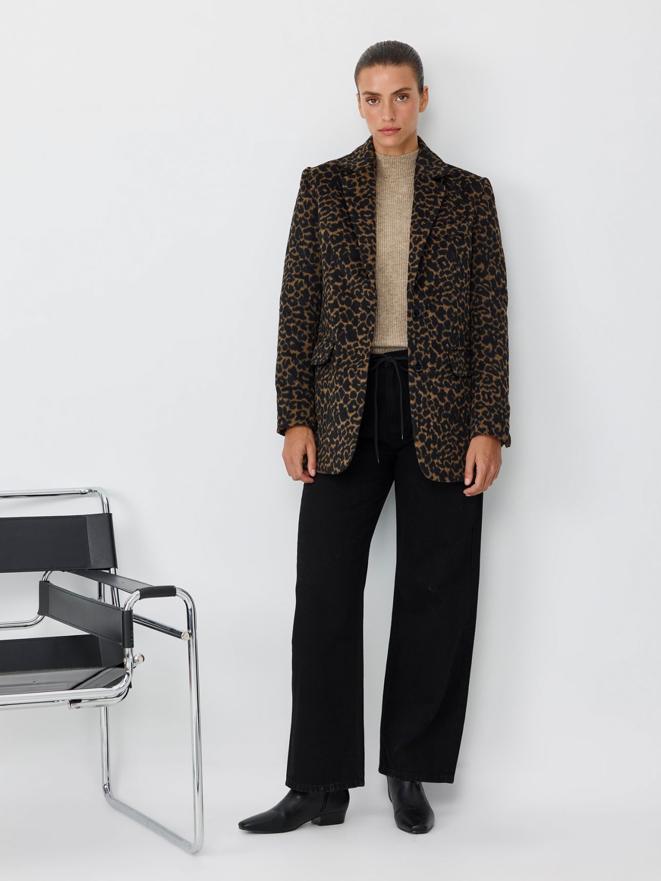 מעיל מנומר בגזרת בלייזר