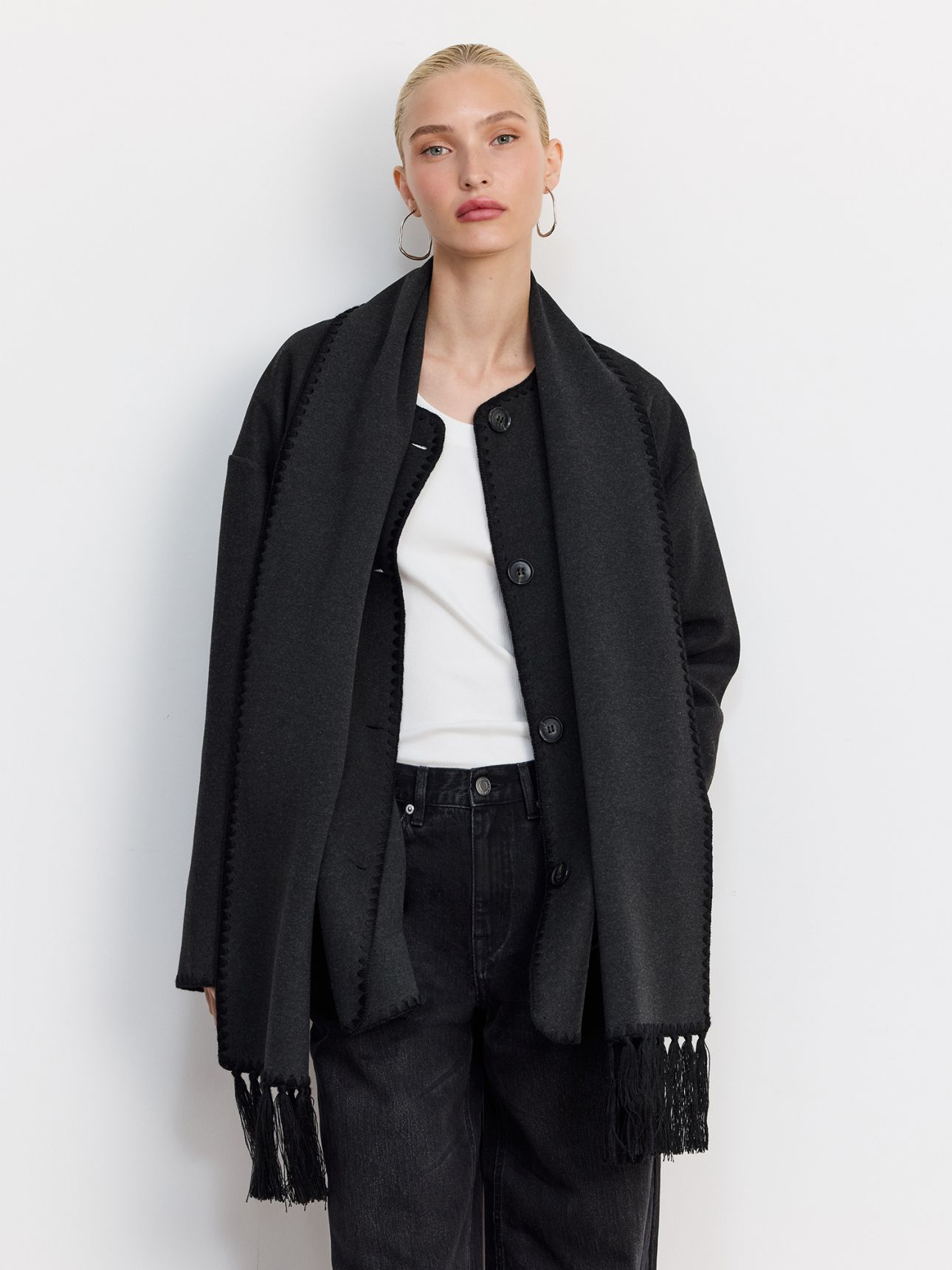 מעיל רקום עם צעיף