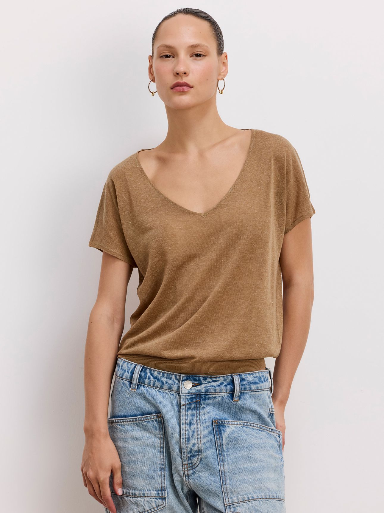 סריג וי בשילוב פשתן