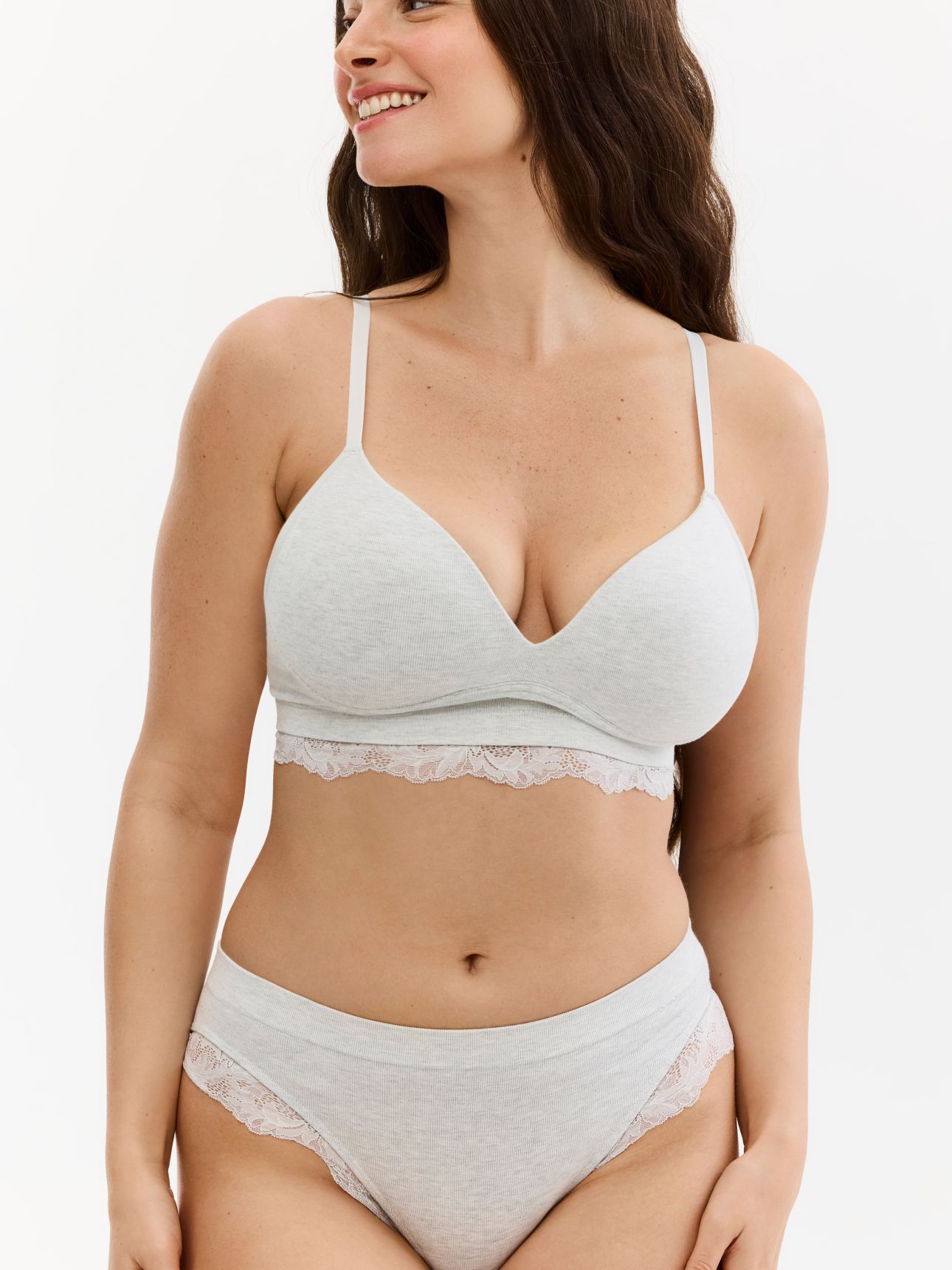 חזיית סימלס SOFT ESSENTIALS