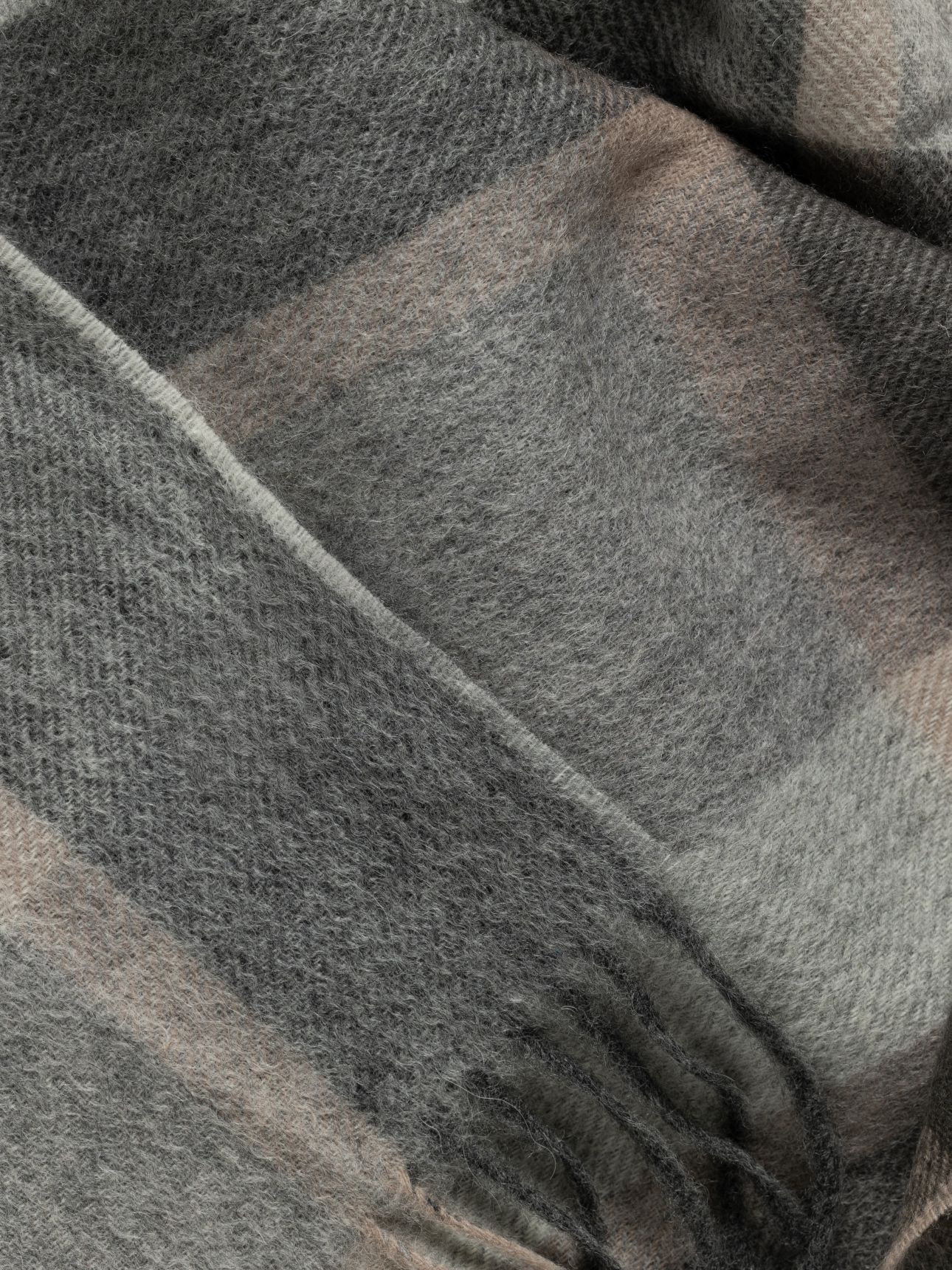 צעיף צמר משובץ