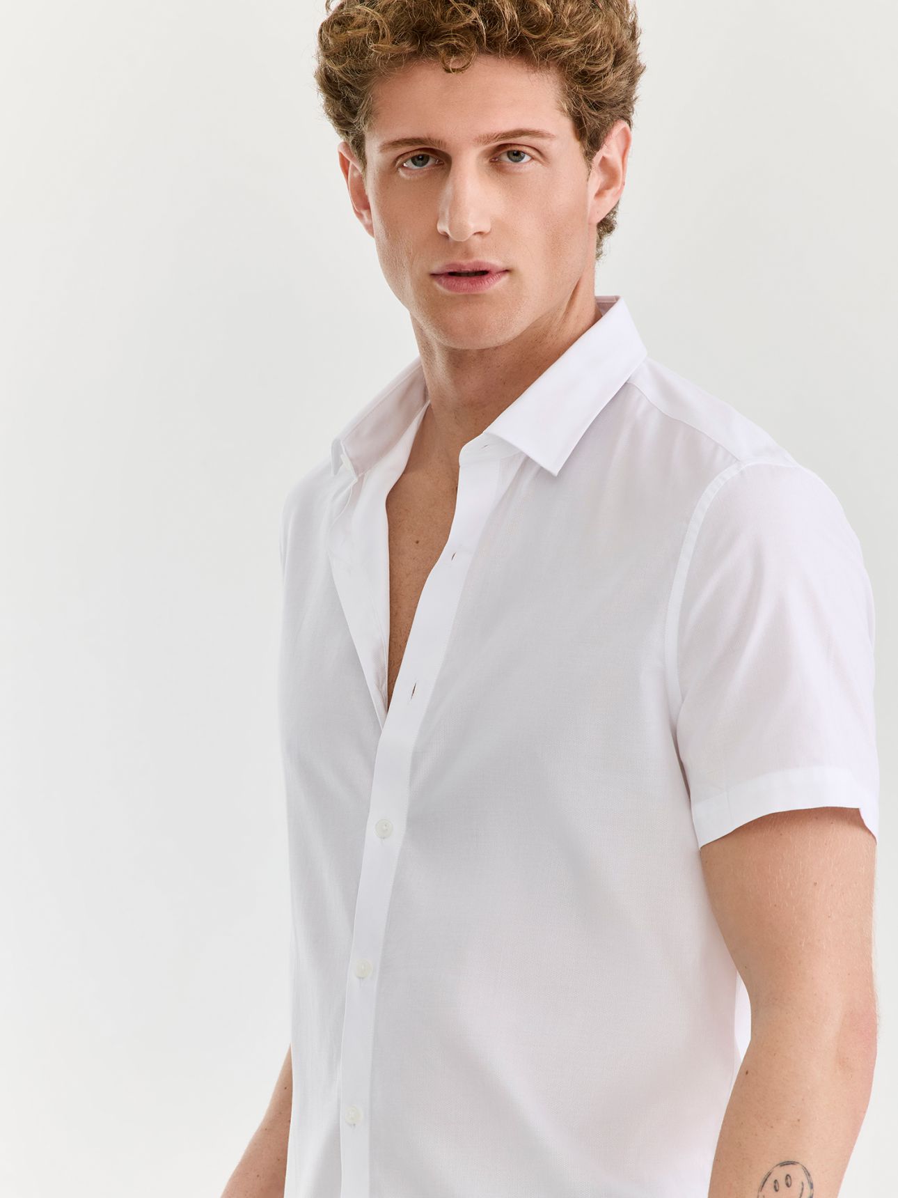 MAX MORETTI חולצה מכופתרת EASY CARE בגזרת סלים פיט