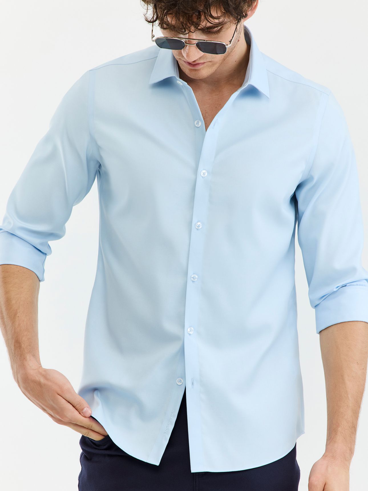 MAX MORETTI חולצה מכופתרת NON IRON טוויל בגזרת מודרן פיט