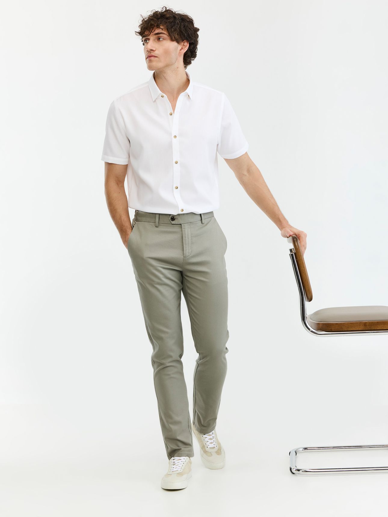 MAX MORETTI מכנסי צ’ינו ליוסל בגזרת סלים