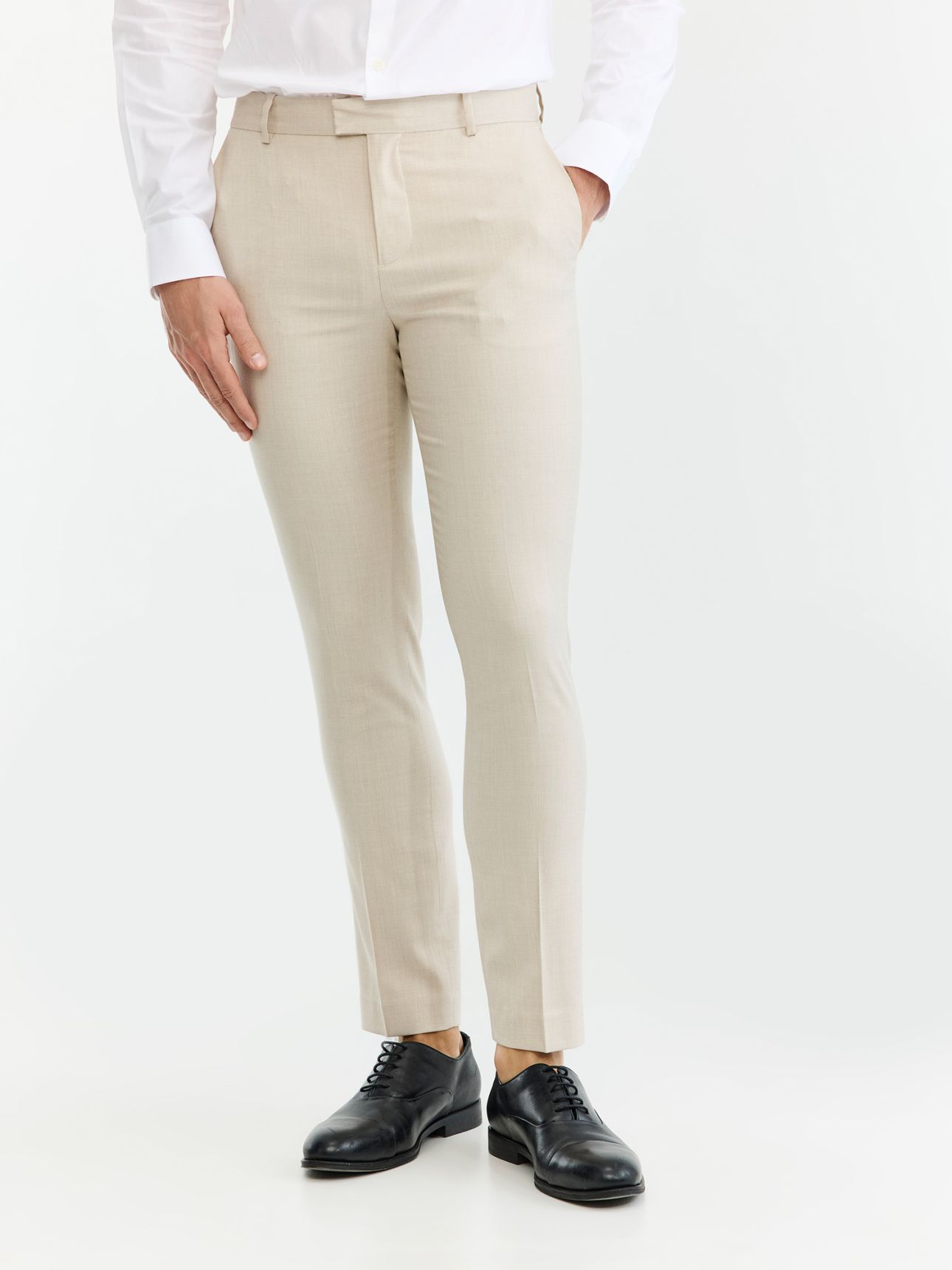 HECHTER PARIS מכנס חליפת אירועים בגזרת סלים