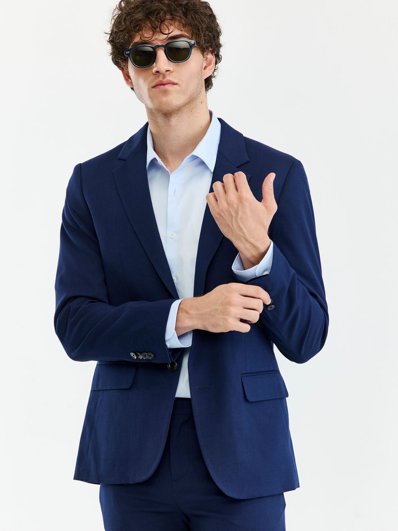 HECHTER PARIS ג’קט חליפת אירועים בגזרת סלים