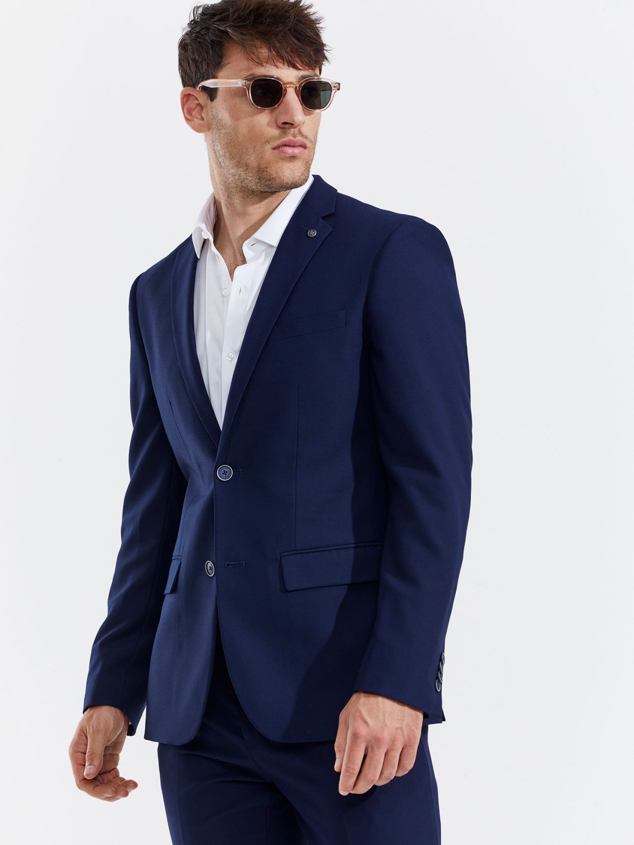 MAX MORETTI
בלייזר מחוייט אירועים slim