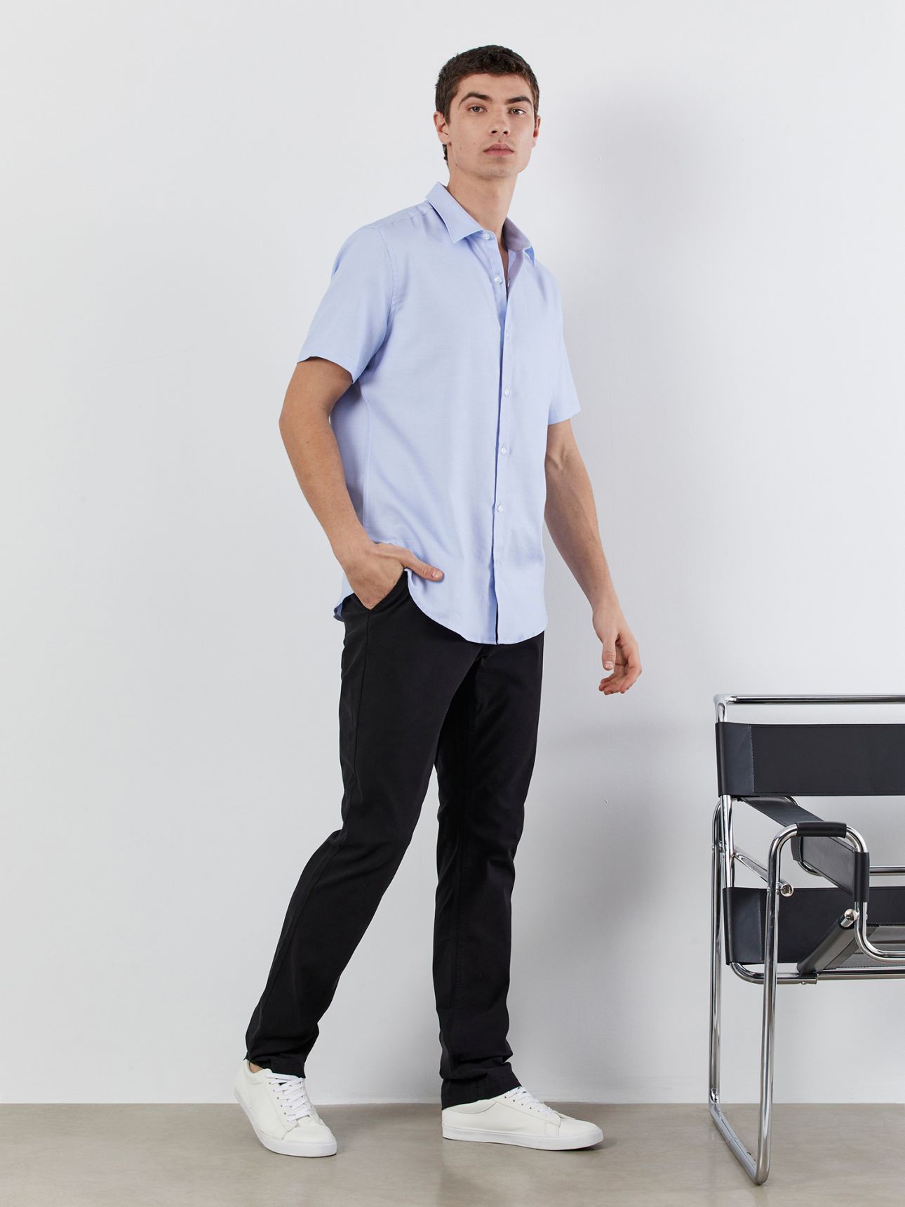 חולצה מכופתרת קצרה קלאסית