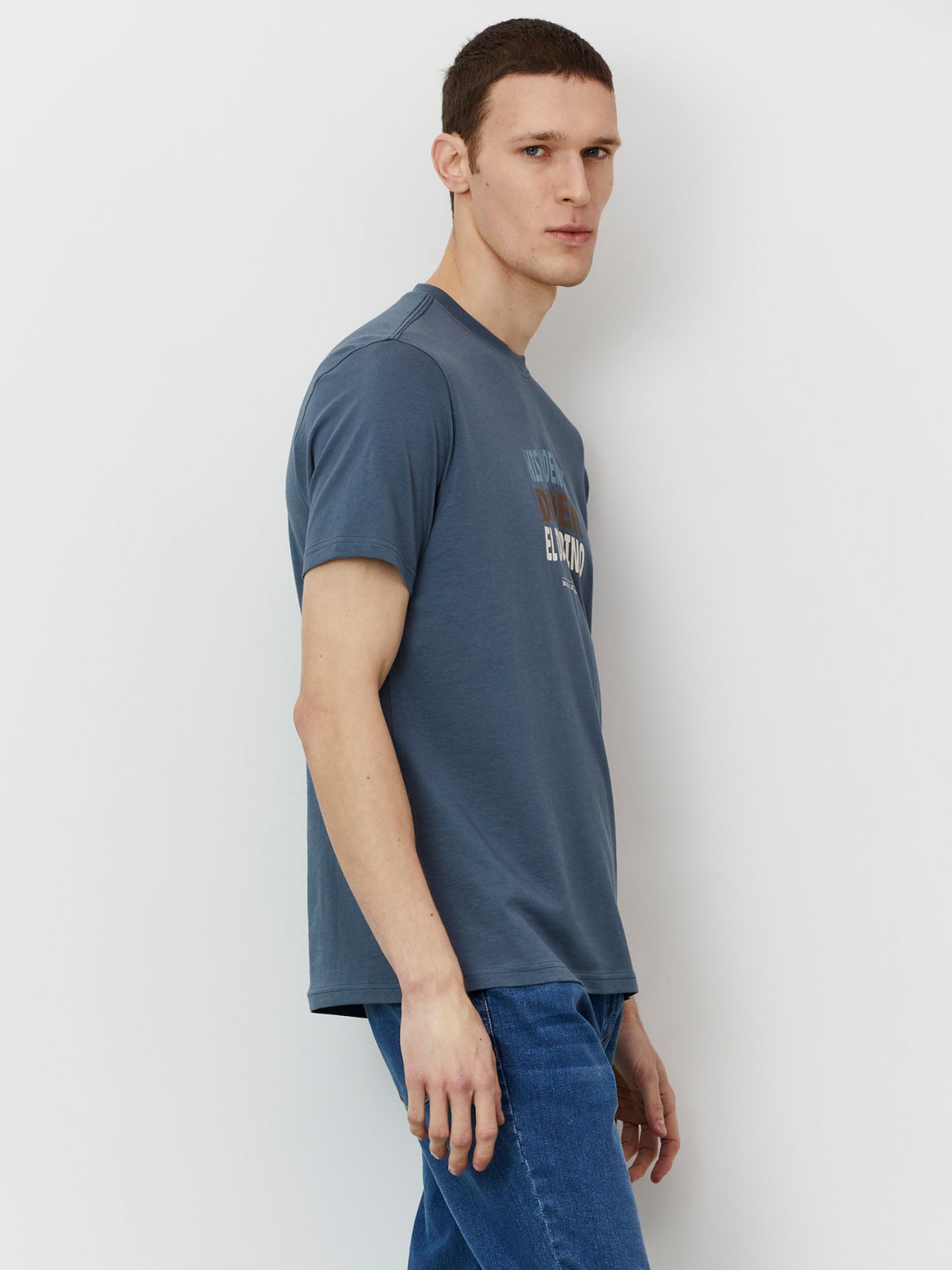 טי מודפסת ביג לבובסקי