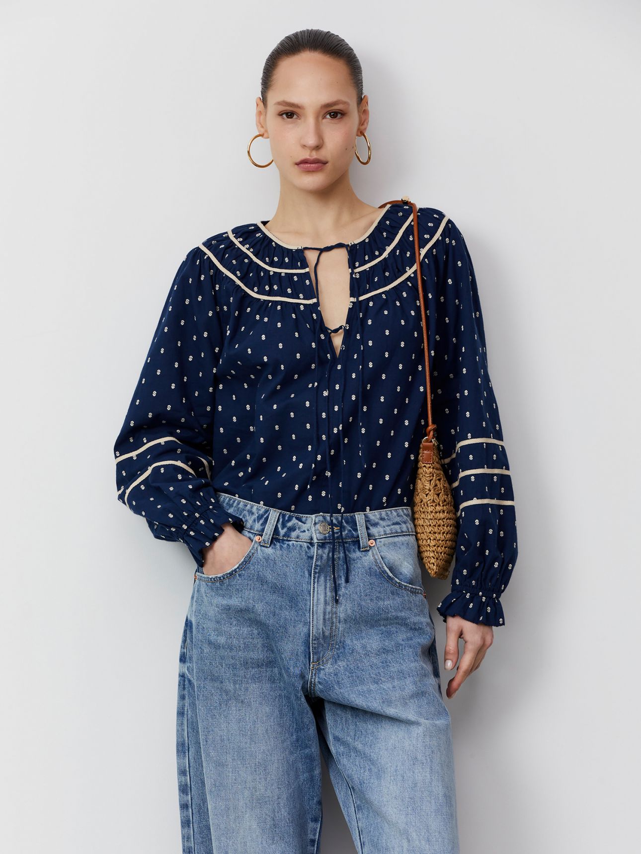 חולצת אריג רקומה