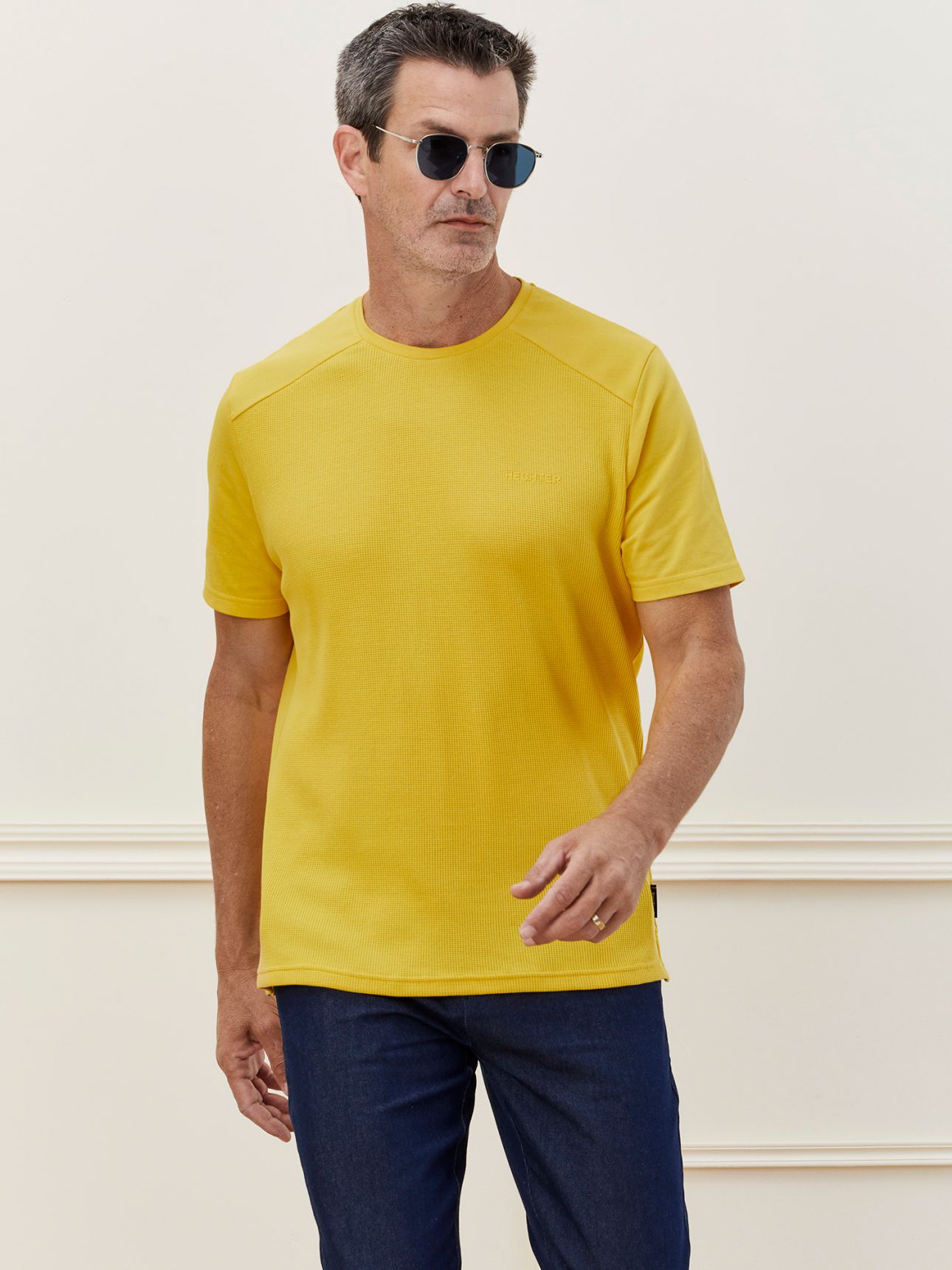 HECHTER PARIS חולצת טישרט חתכים