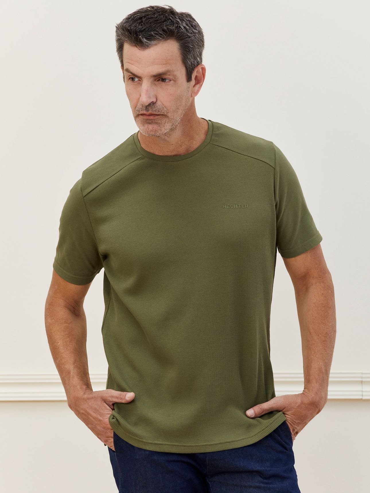 HECHTER PARIS חולצת טישרט חתכים