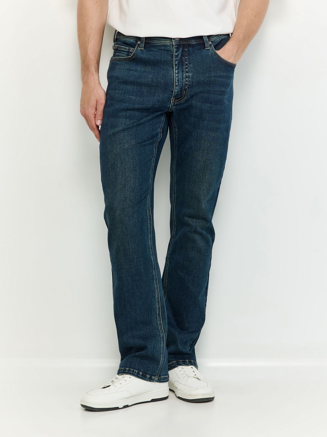 ג’ינס bootcut