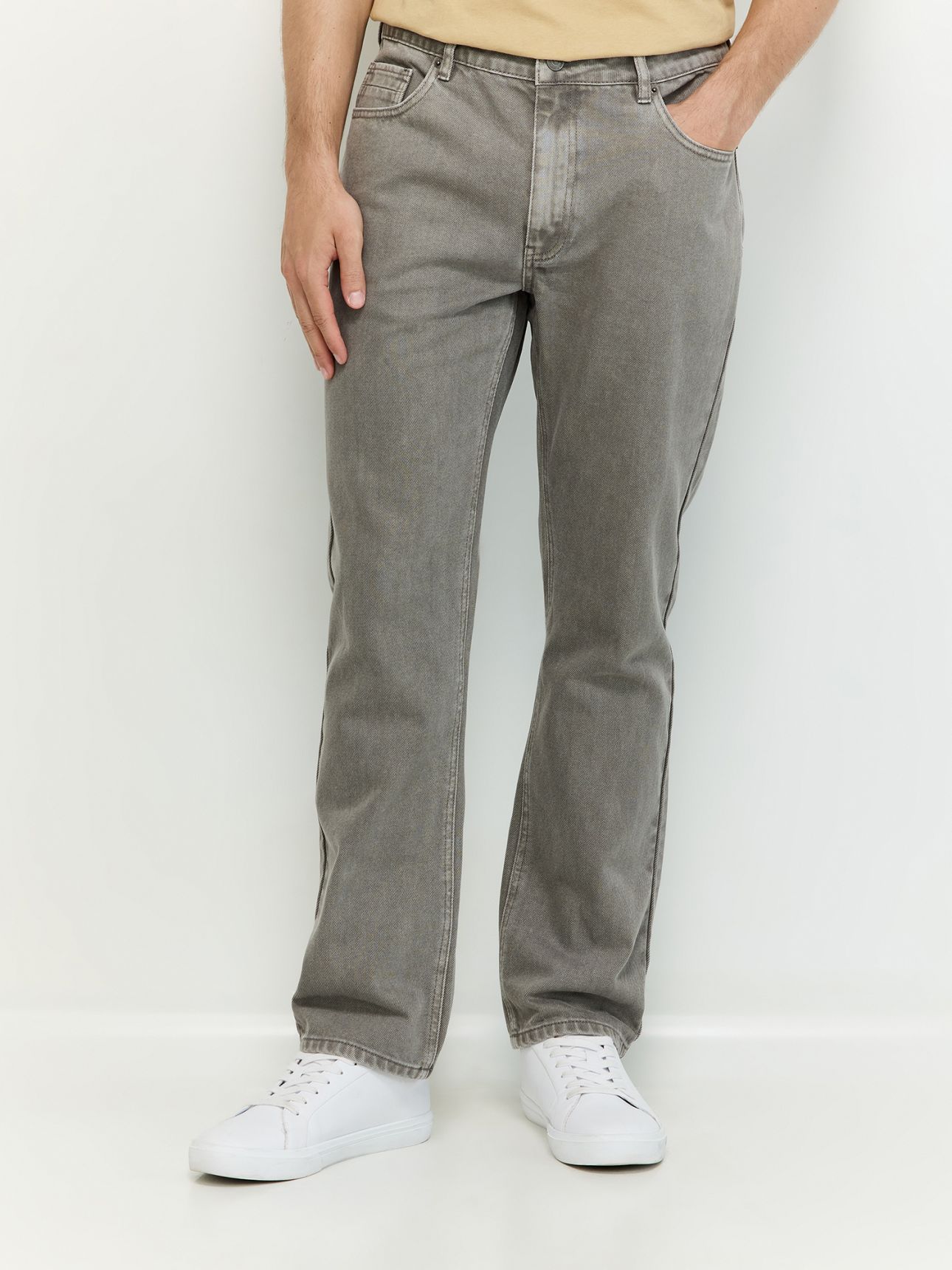מכנסי Straight fit במראה שטוף