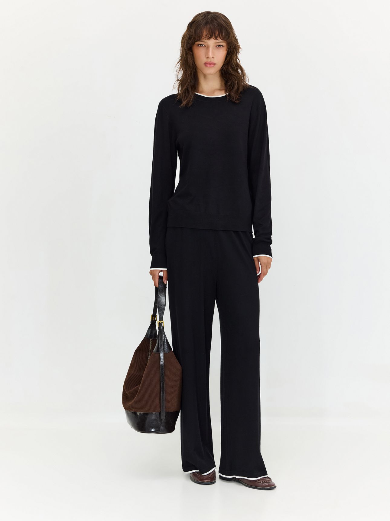 מכנסי סריג בגזרת Wide Leg